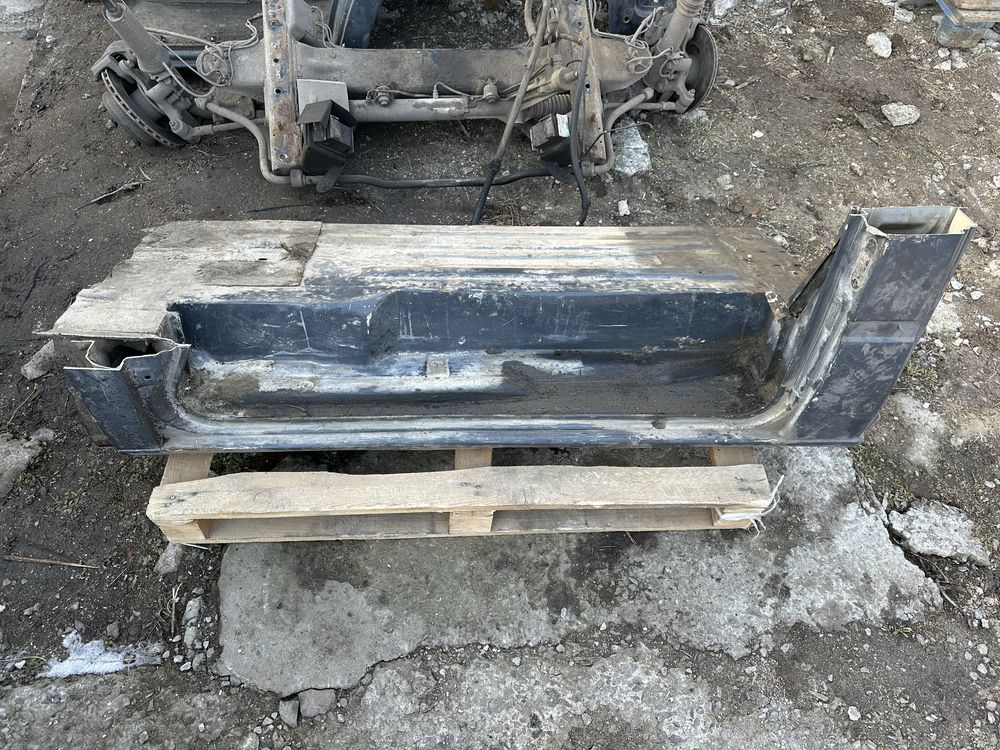Ремвставка порогу здвижної двері Mercedes Sprinter W903