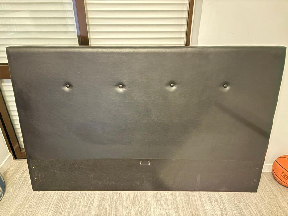 Cama casal em bom estado