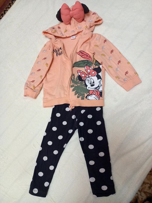 Костюмчики для дівчинки