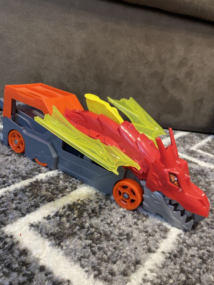 Hot wheels трек  паща дракона