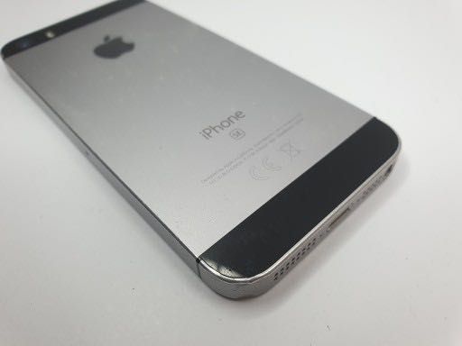 iPhone SE 2 GB / 64 GB szary 78% bateria