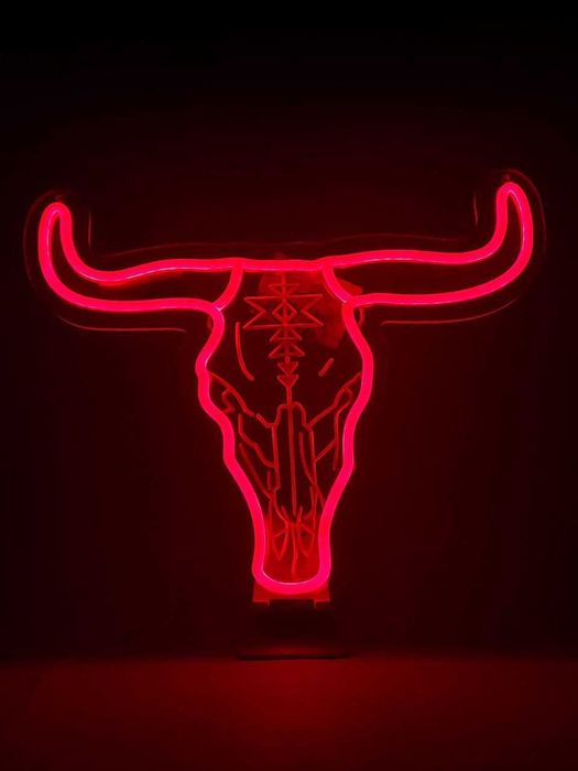 Napis neonowy - nowy