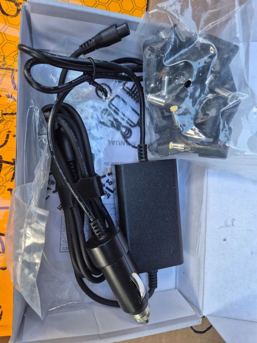 Зарядний автомобільний 12/24v блок живлення, ноутбук від прикурювача