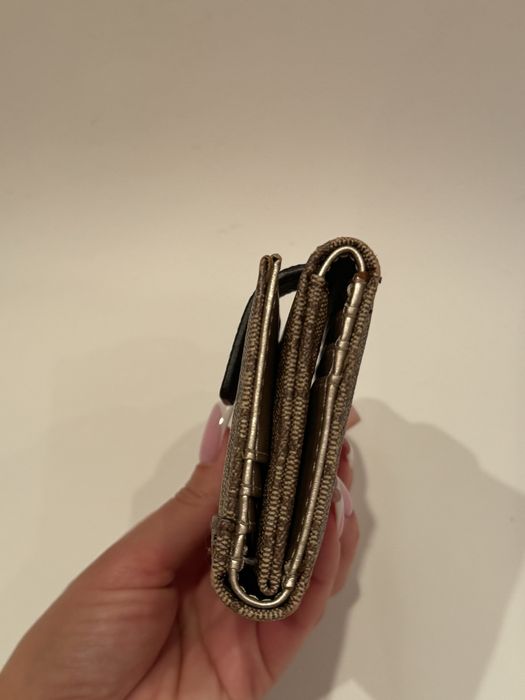 Гаманець Guess.