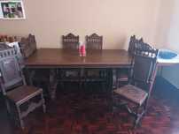 Mesa grande de sala com 8 cadeiras
