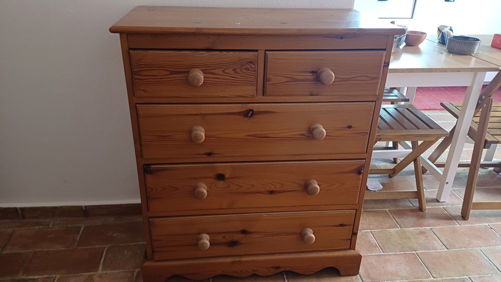 Cómoda de madeira