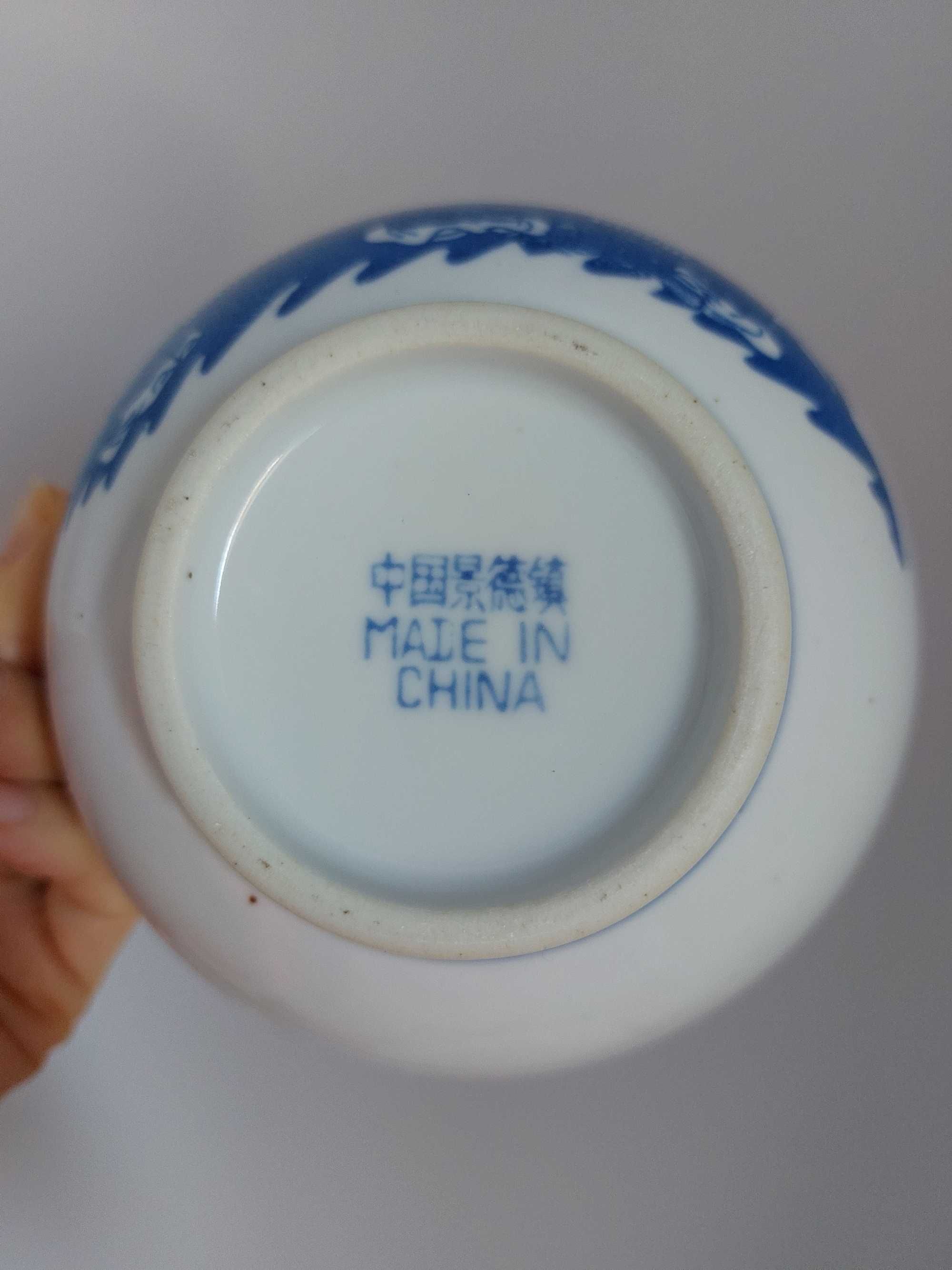 biało-niebieska miseczka do ramenu z 3 łyżkami, porcelana