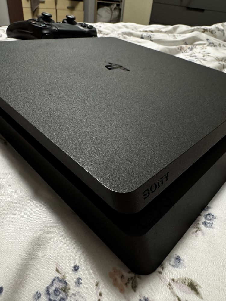 PlayStation 4 Slim на 1 TB