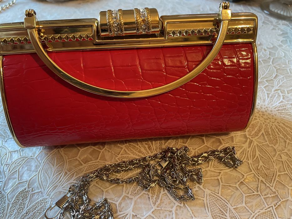 Продаю клатч новый