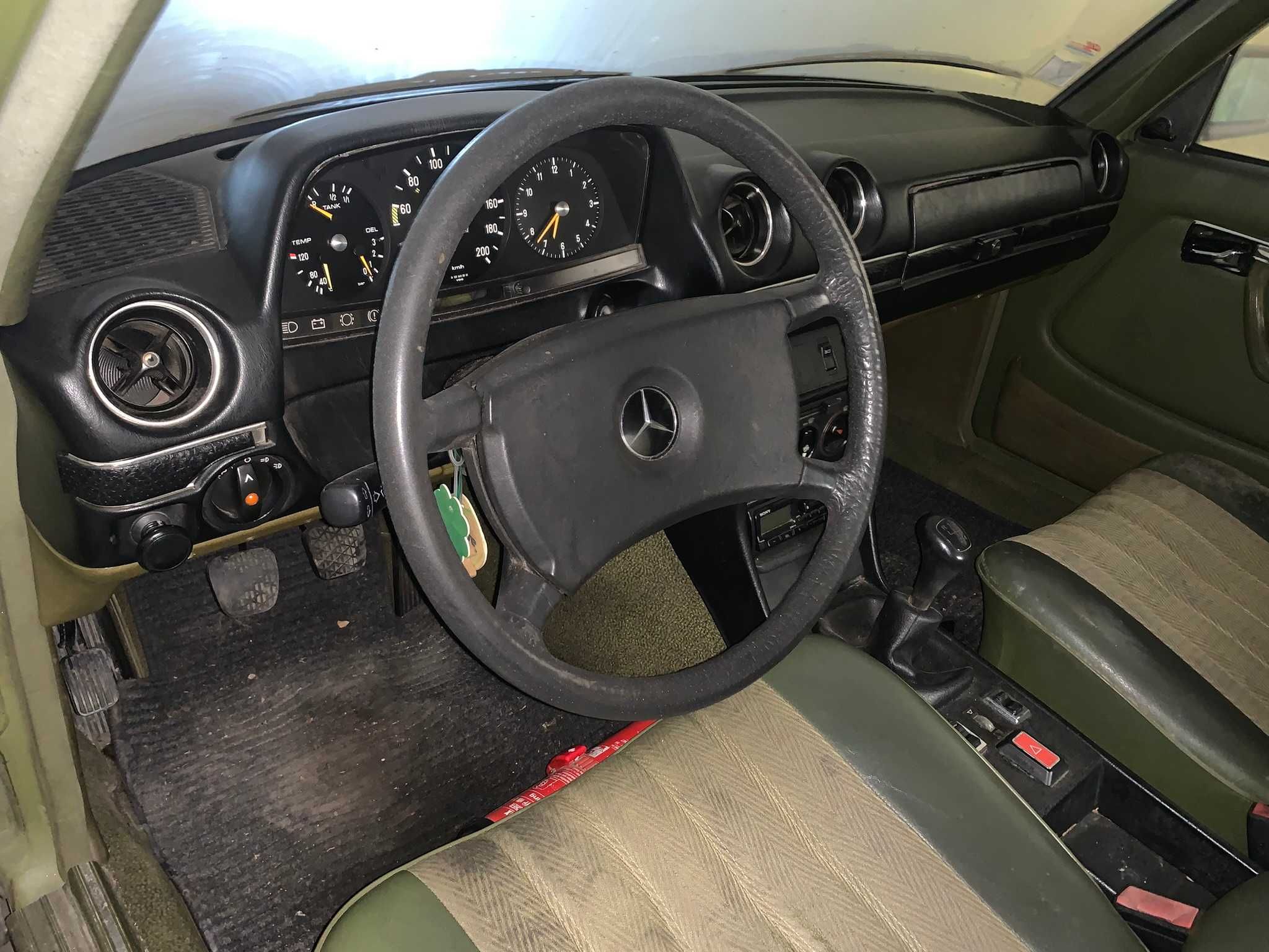 Mercedes-Benz W123 200 (Gasolina/GPL) – Clássico de 1979 | 134.000 km