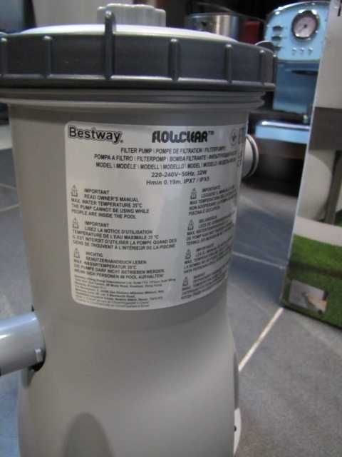 Pompa filtrująca do basenów 3 m3 Bestway Filter Pump 58386