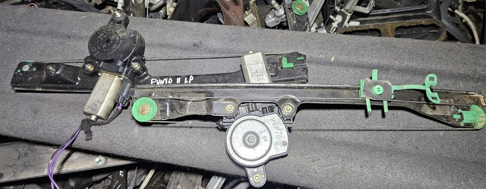 Fiat Punto II podnośnik przedniej lewej szyby lewy przód