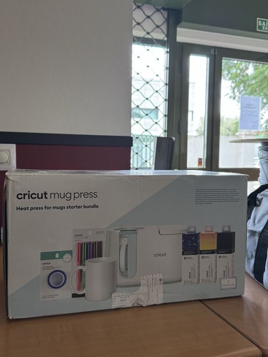 Cricut mugpress starter bundle