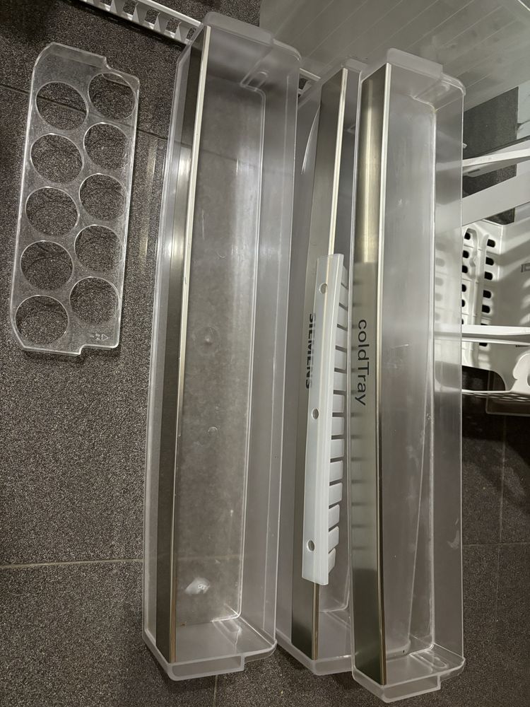 Prateleiras e gavetas frigorifico Siemens
