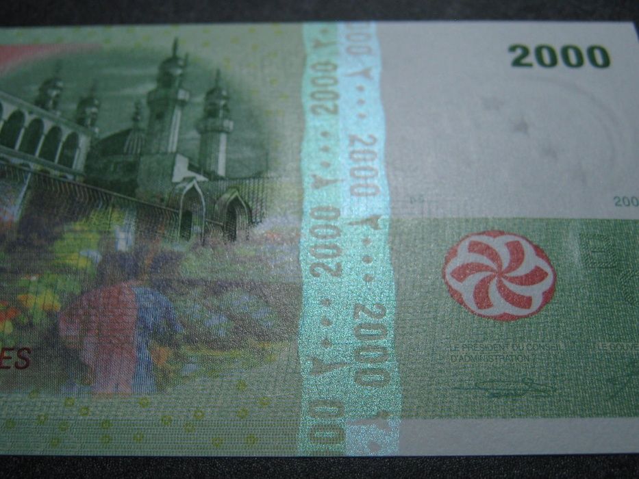 Коморские острова 2000 франков. Купюра. Банкнота. UNC