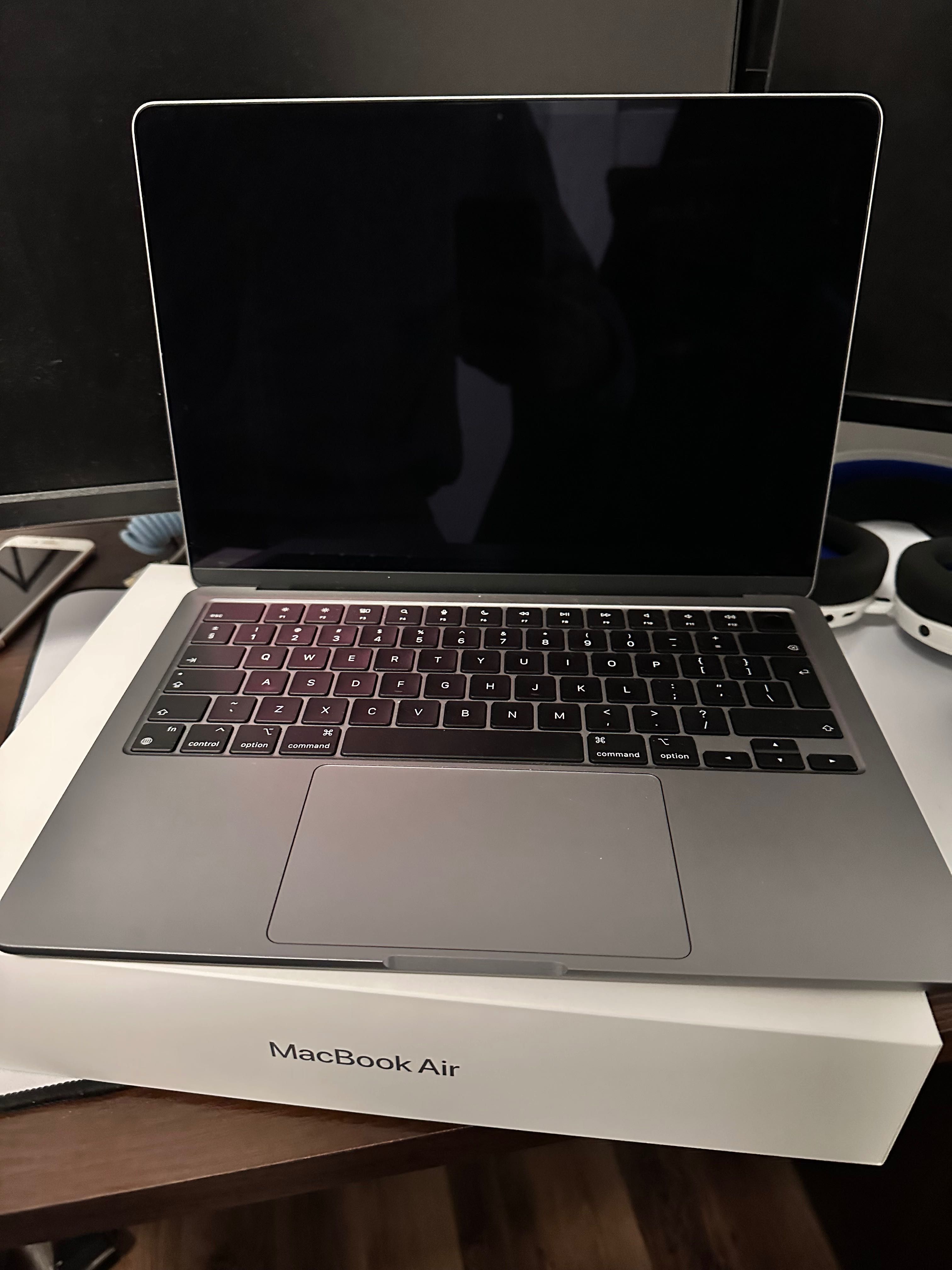 MacBook Air M3 2024