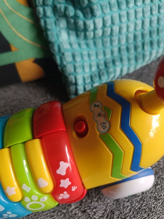 Interaktywny pies piesek Chester firmy Smiki smyk