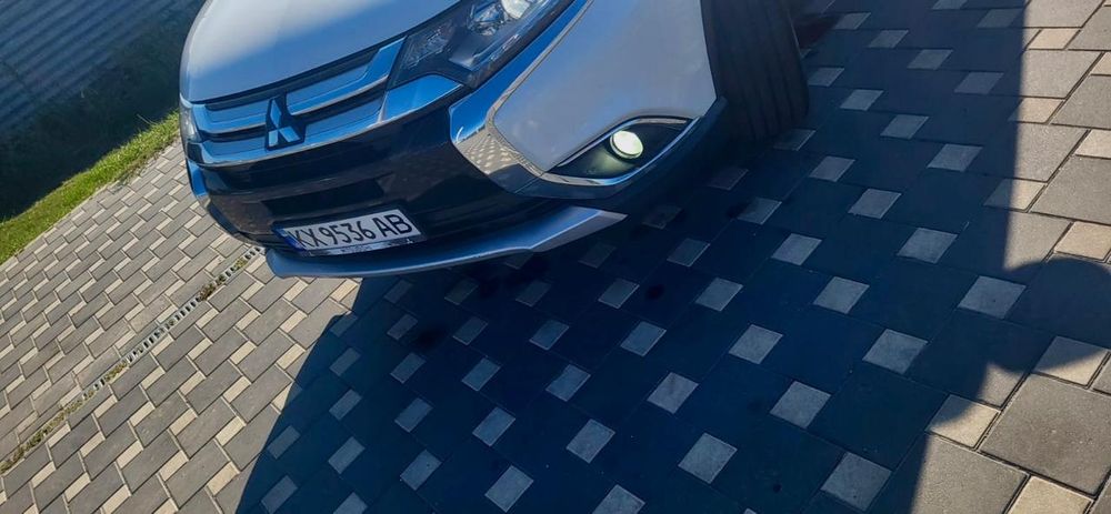 Mitsubishi outlender 2.4 газ/бенз. 7 місць. Повний привід