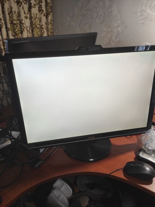 Монітор Asus VK222H LG Flatron W1946S монитор напівробочі