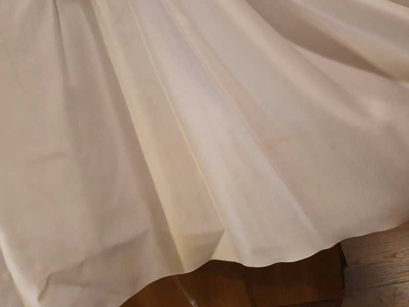 Suknia ślubna w rozmiarze od S do L z kryształami
