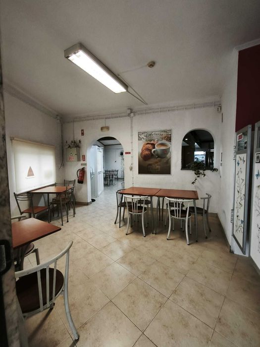 arrenda-se Café Snak Bar