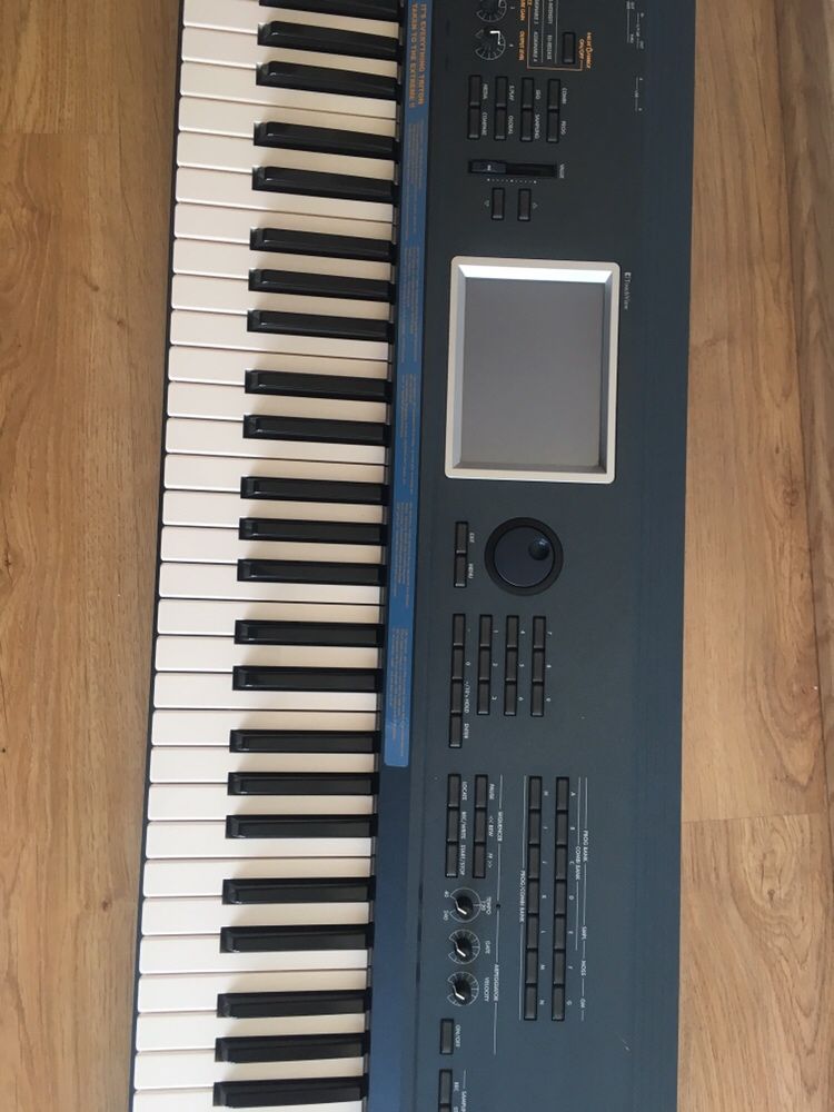 Vendo Korg triton extreme 76