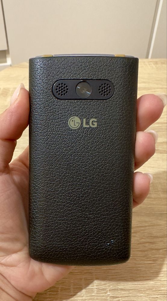 LG Wine Smart smartfon
