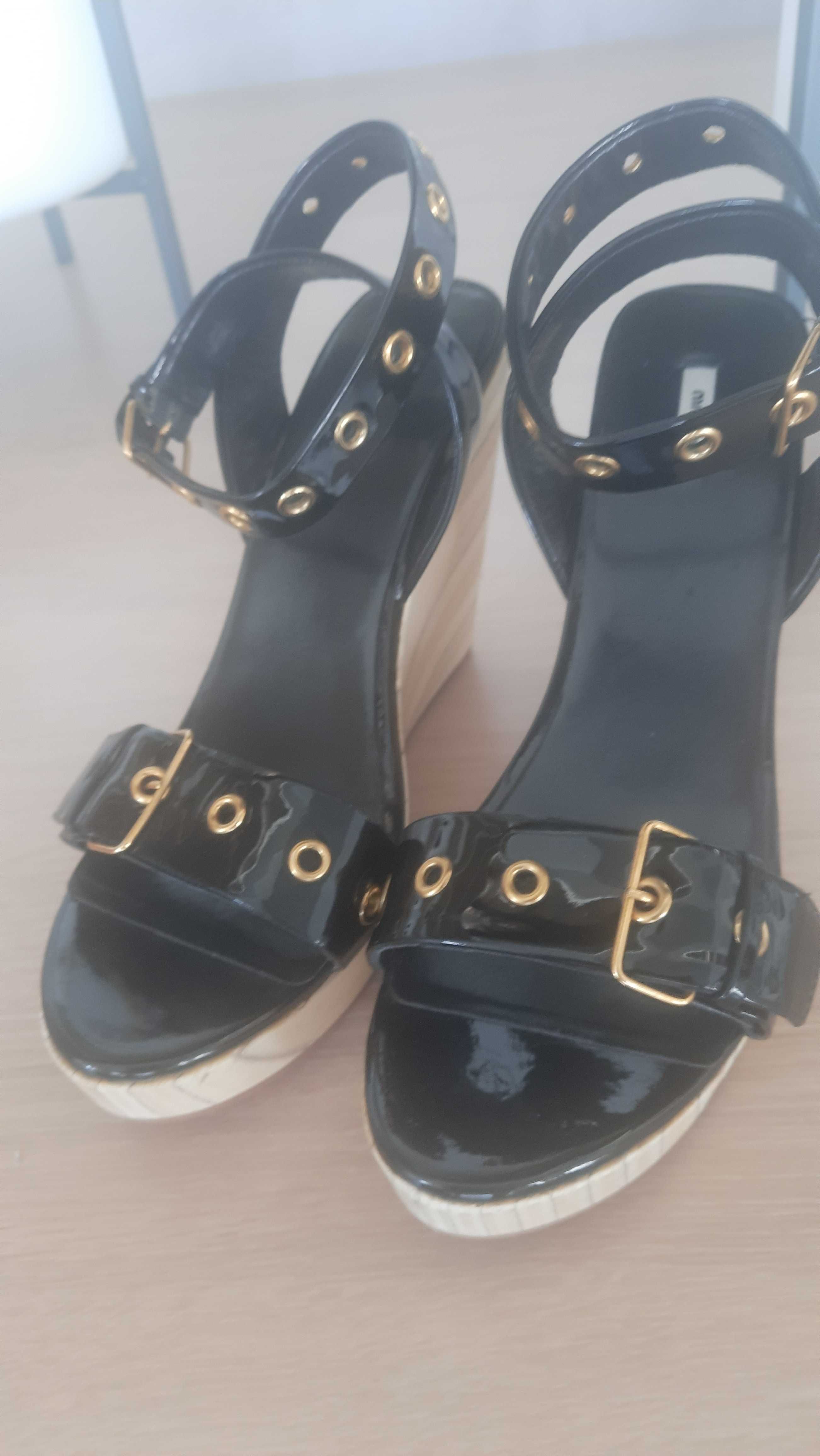 Buty sandały czarne koturn Miu Miu 37,5