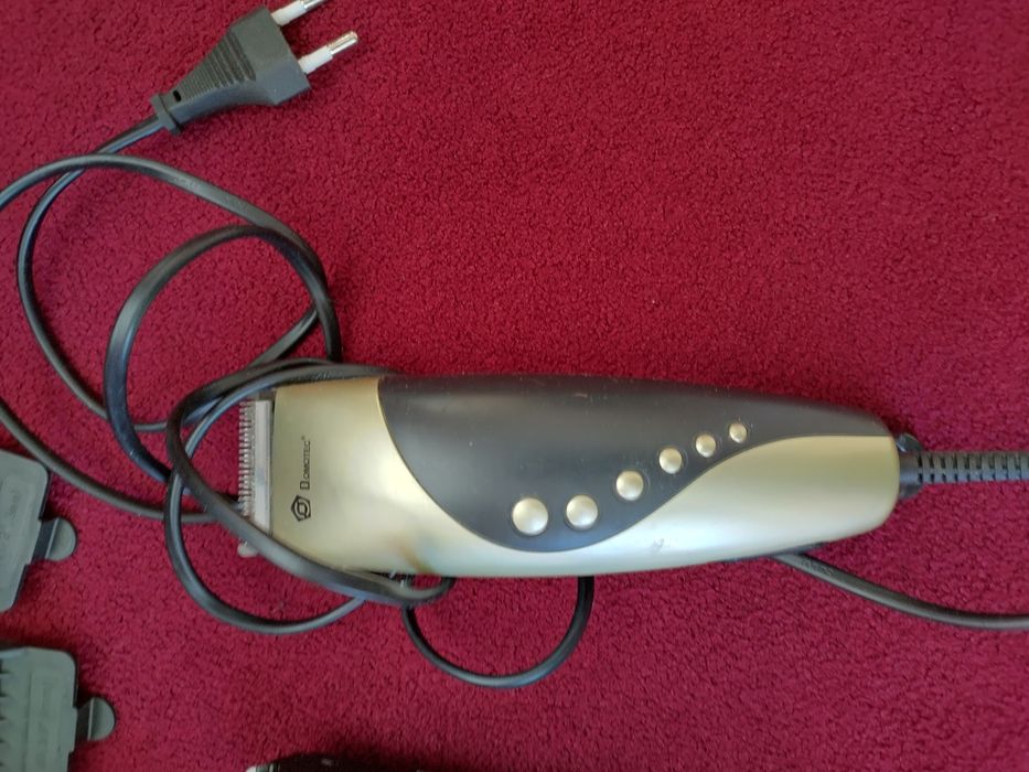 2 машинки для стрижки  8 насадок. Цена за все