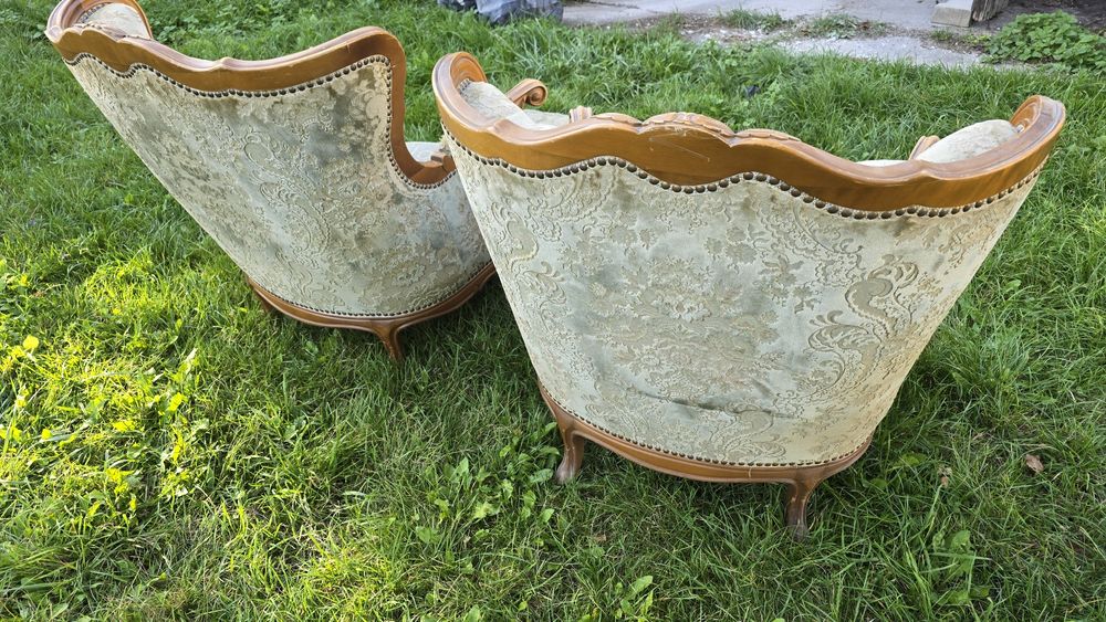 Dwa fotele Ludwiki do renowacji