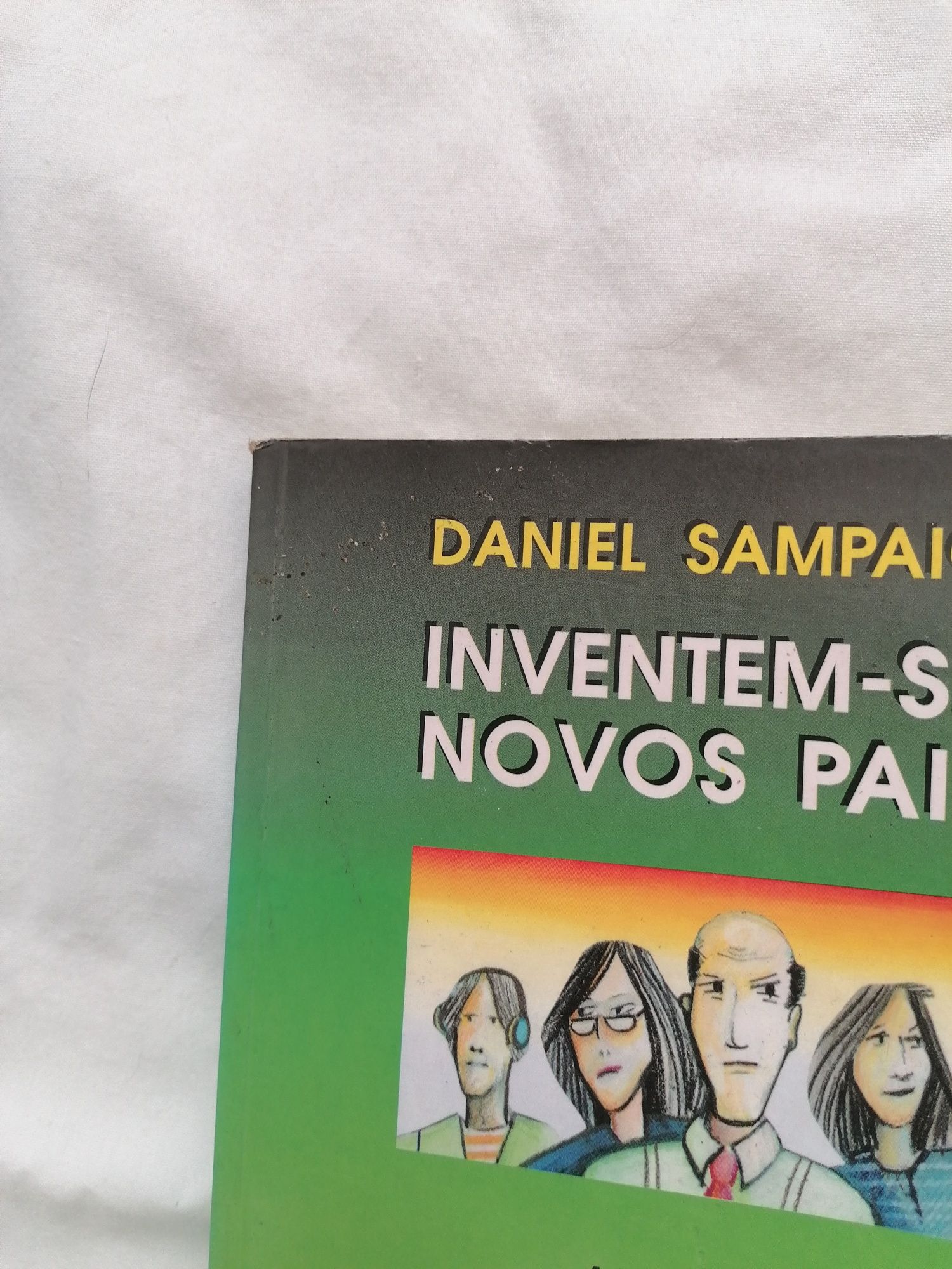 Livro: Inventam-se novos pais