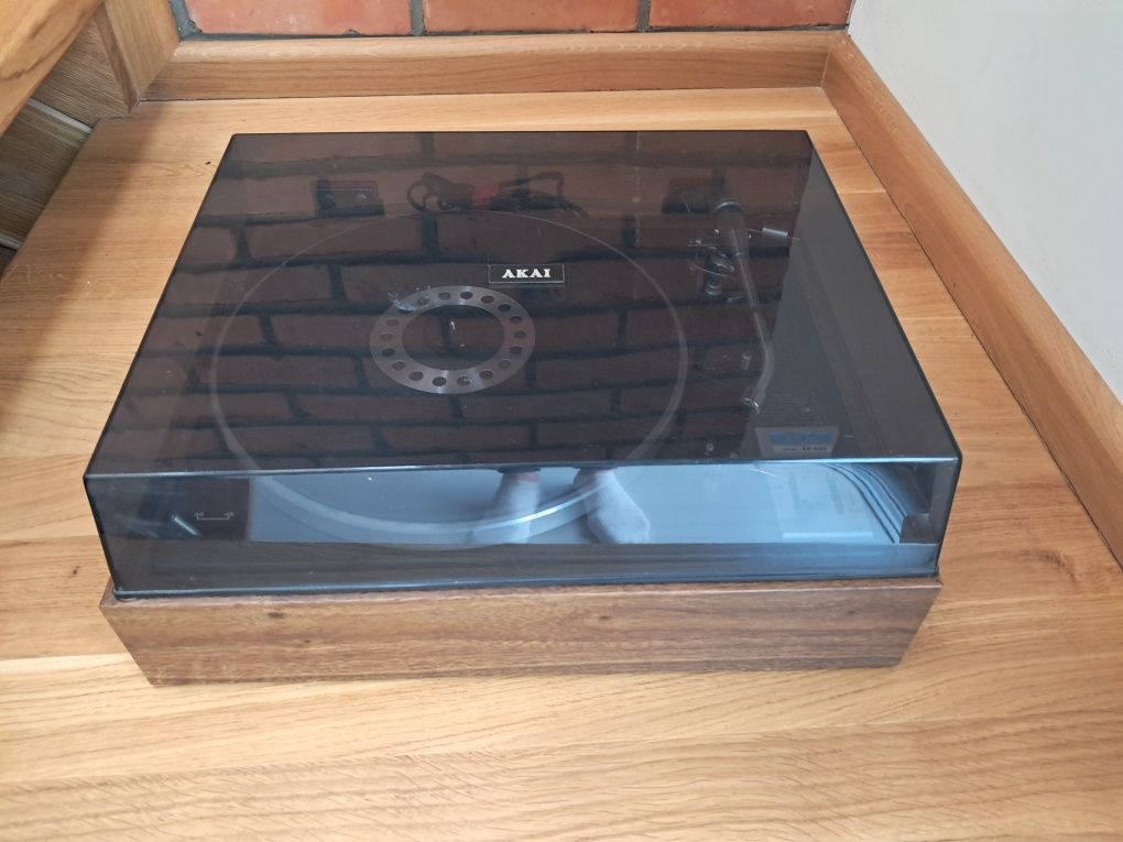 Gramofon Akai AP 002