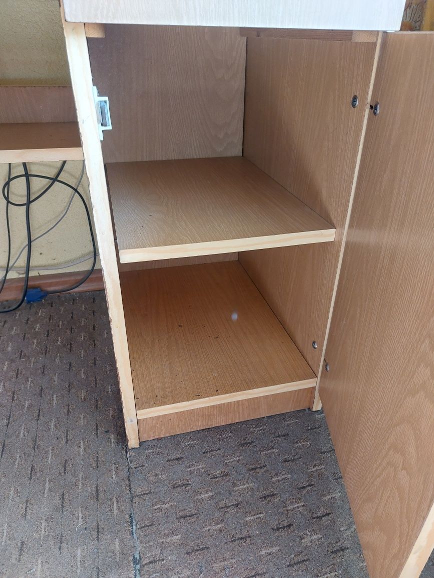 Biurko pod komputer, stolik z wysuwaną klawiaturą