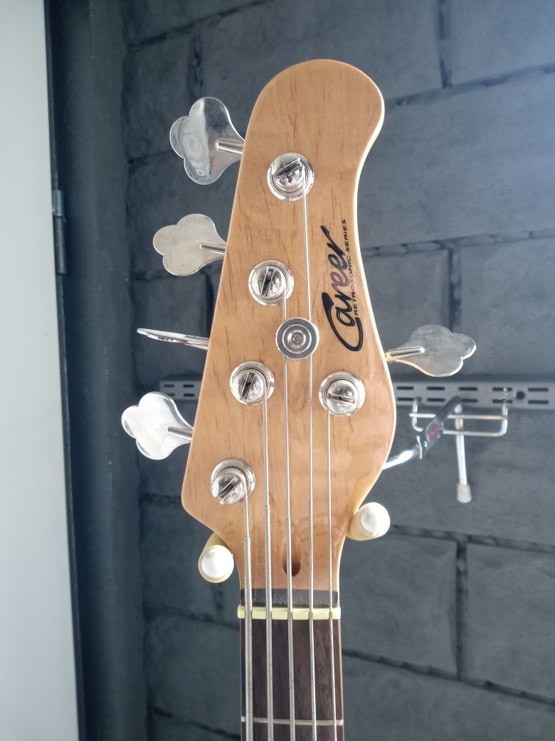 Gitara basowa 5 strunowa Career