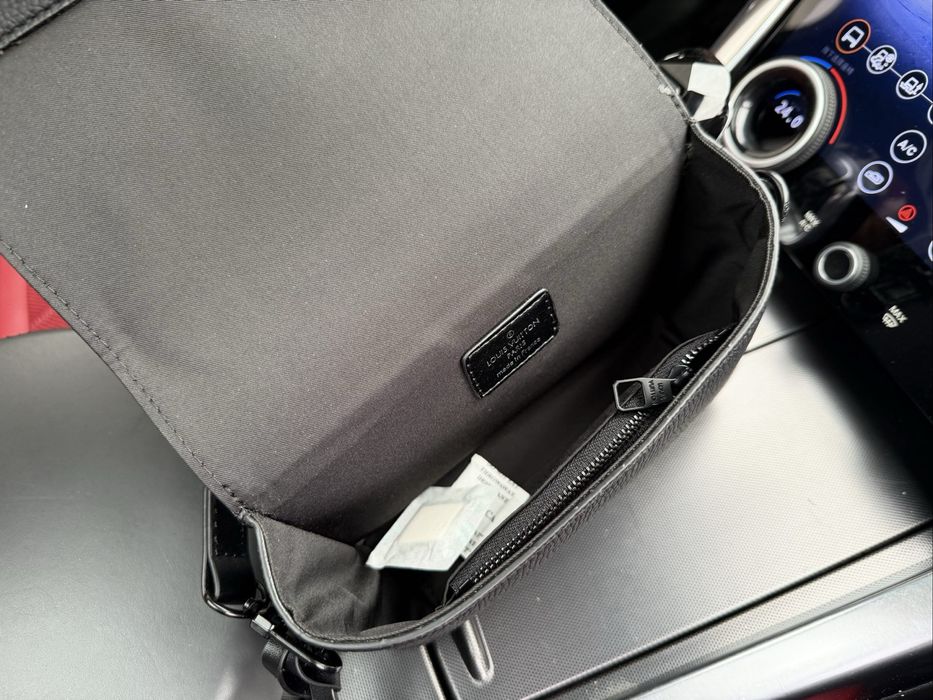 Louis Vuitton Fastline сумка мужская маленькая черная кожаная оригинал