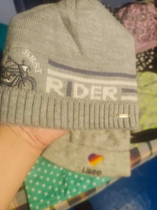 Теплые новые шапки все по 199