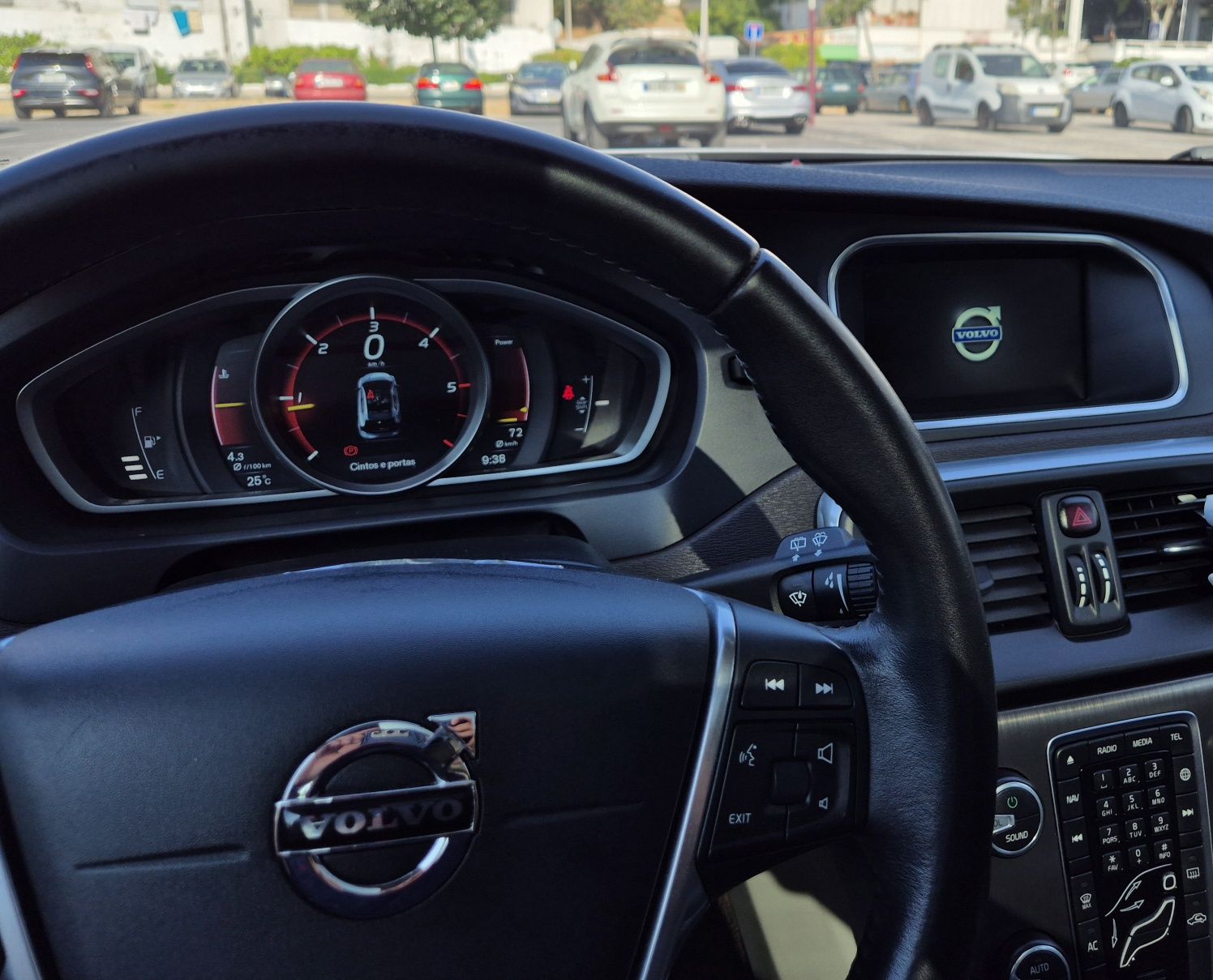 Volvo V40 2.0 R-Design