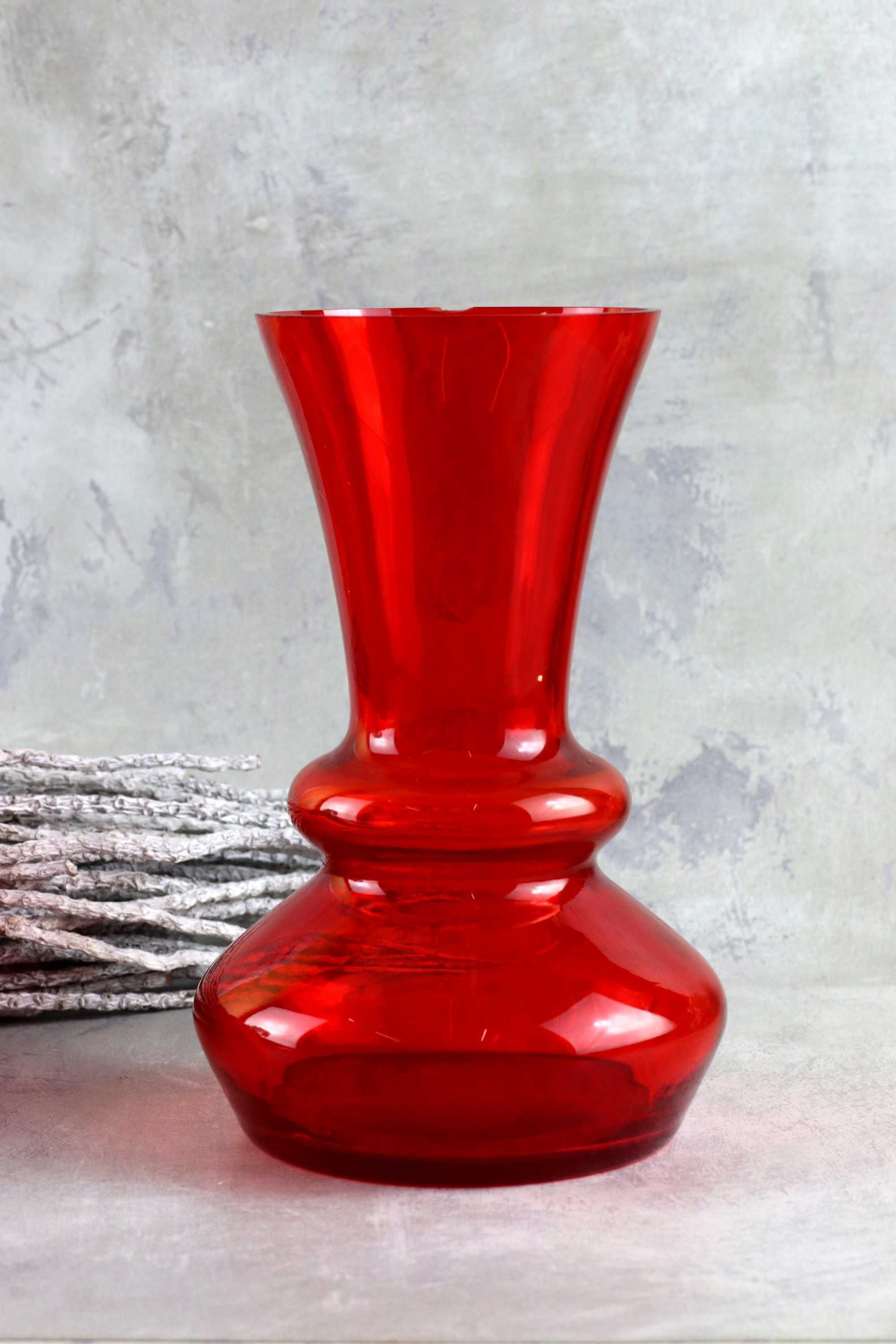 Mały czerwony wazon wazonik Huta Staszic Ząbkowice szkło kolorowe prl