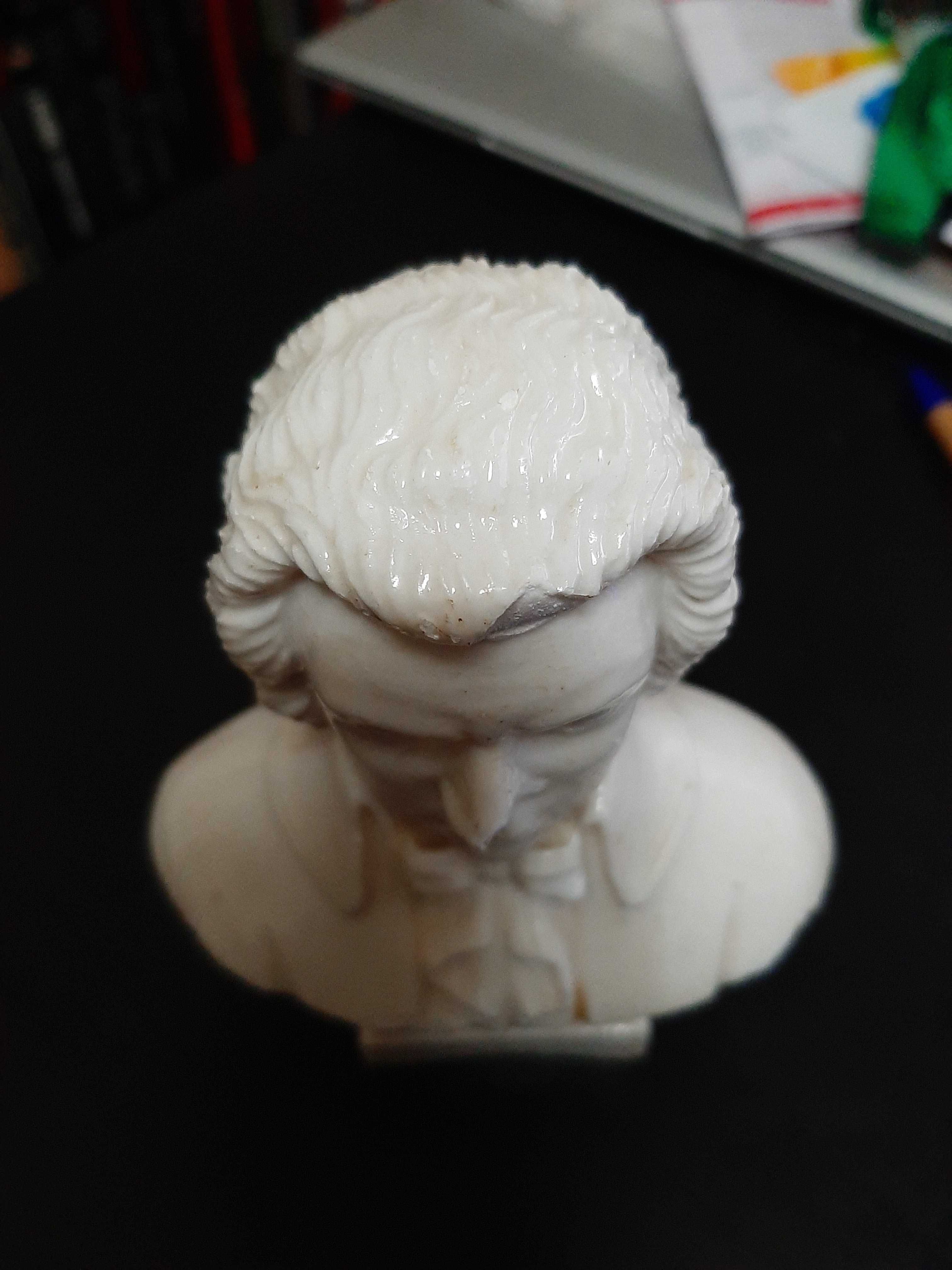 Mozart - Busto em mármore - 15,5 cm altura x 11 largura - 570 Gramas