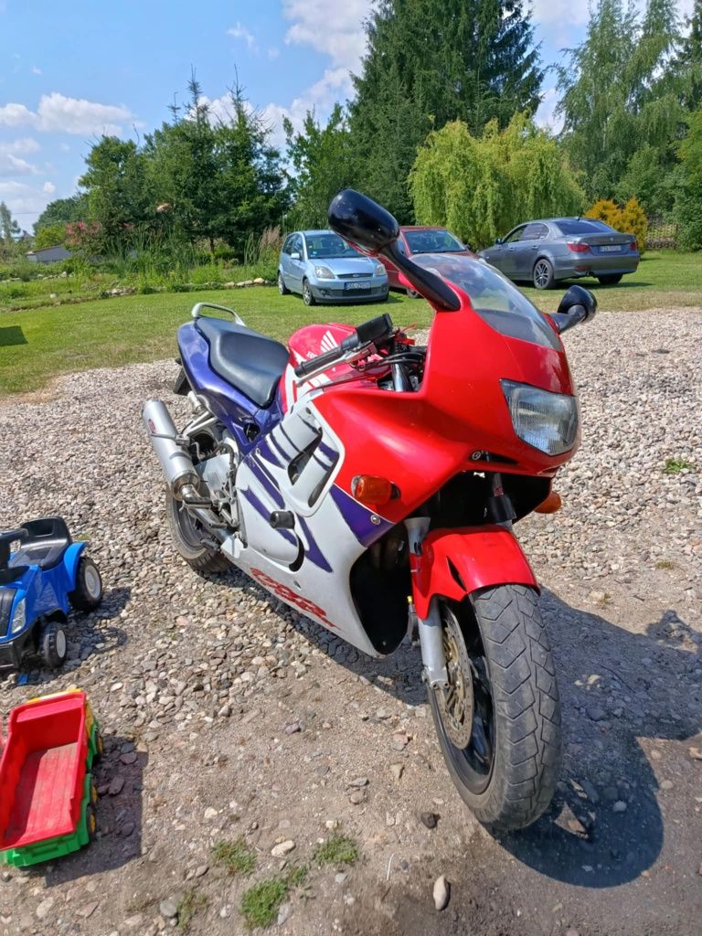 Sprzedam Hondę Cbr 600f