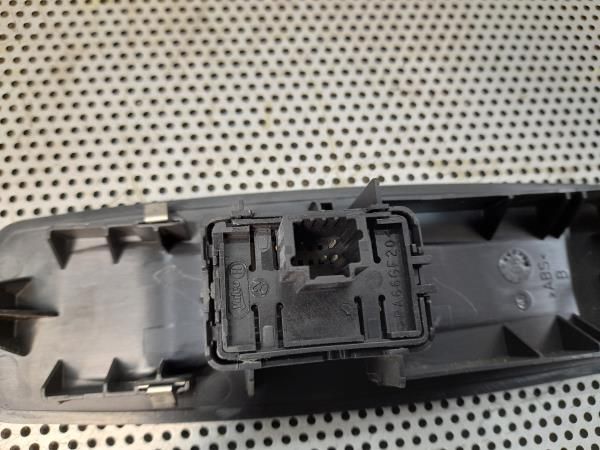 Comando / botão / interruptor vidros frente direito RENAULT Megane III