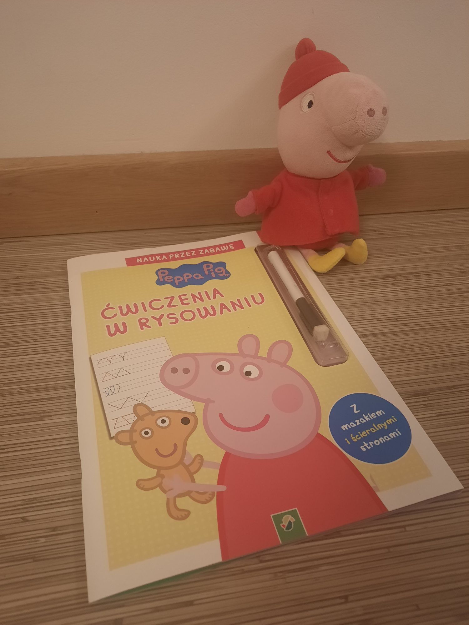 Świnka Peppa ćwiczenia z rysowania i maskotka