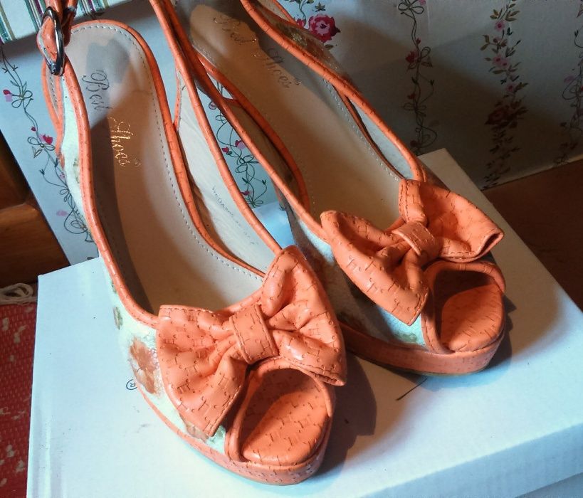 Sandálias laço laranja