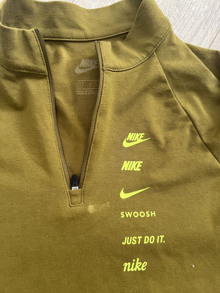 Nike плаття спортивне S