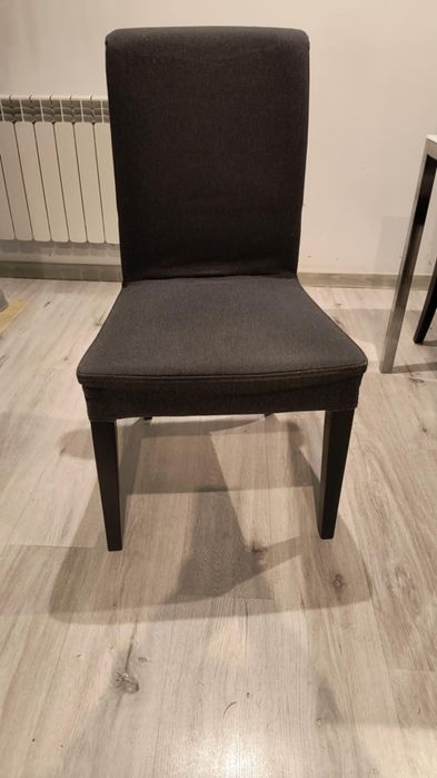 Komplet krzeseł do jadalni