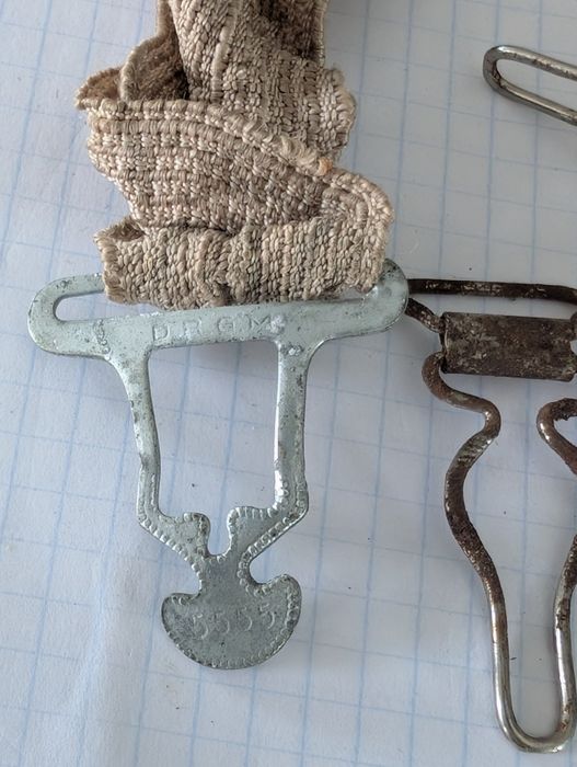 wojskowa klamra DRGM zapinka D.R.G.M 5555 Niemieckie
Wyszly w miej