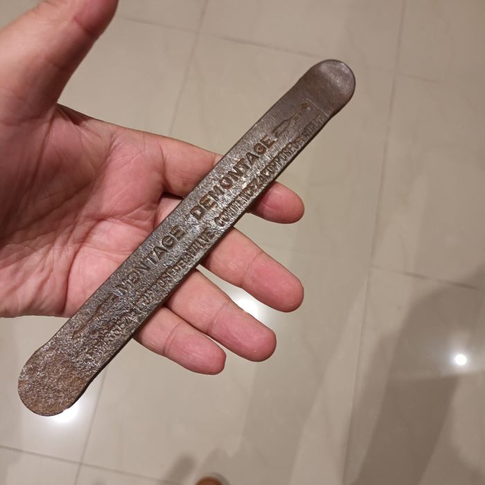 Antigo desmonta da Michelin