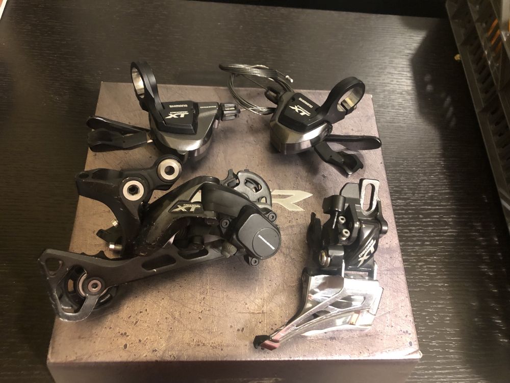 Grupo XT e travões Sram Guide e shifter SLX