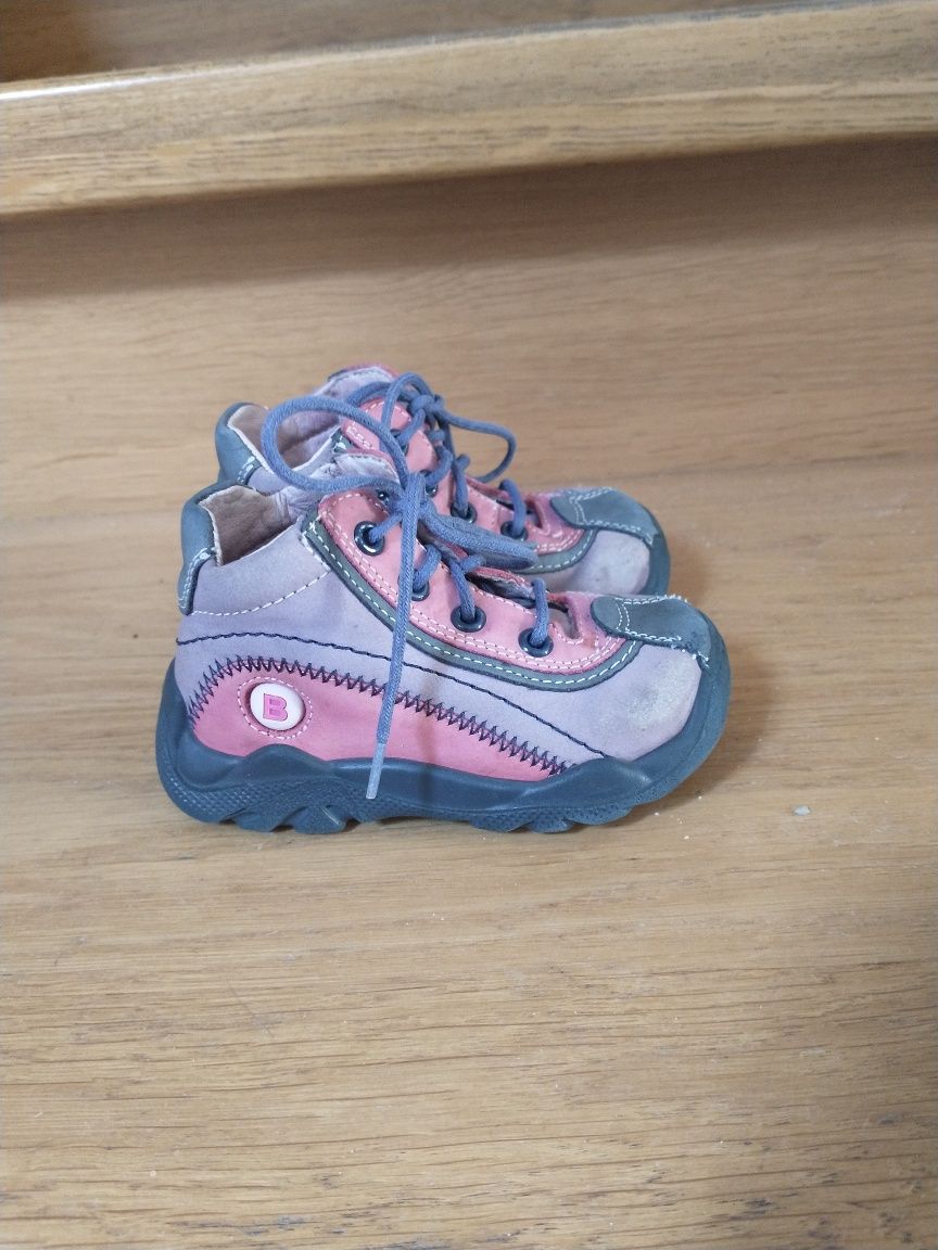 Buty półbuty ze skóry dla dziewczynki rozm 19 wkładka 13cm Bartek