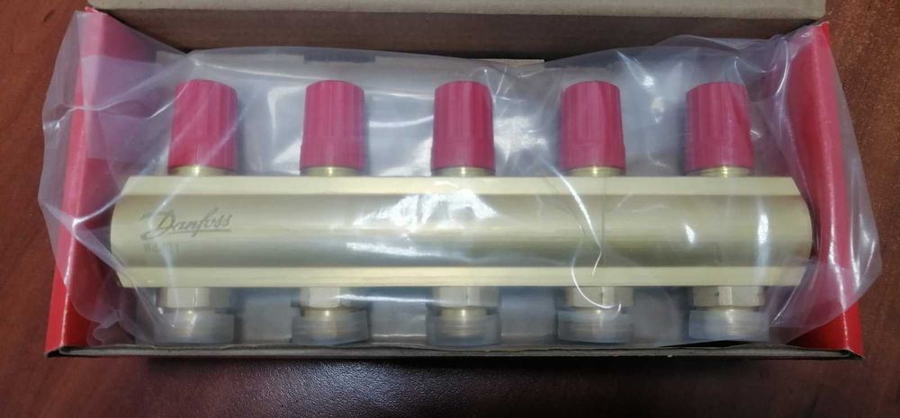 Коллектор Danfoss тип FHF-F на 3/7/8 отвода с ротаметр.(латунь)